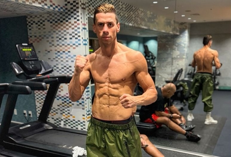 Стоян Копривленски детрониран с нокаут на полуфиналите на К-1 World Max в Токио