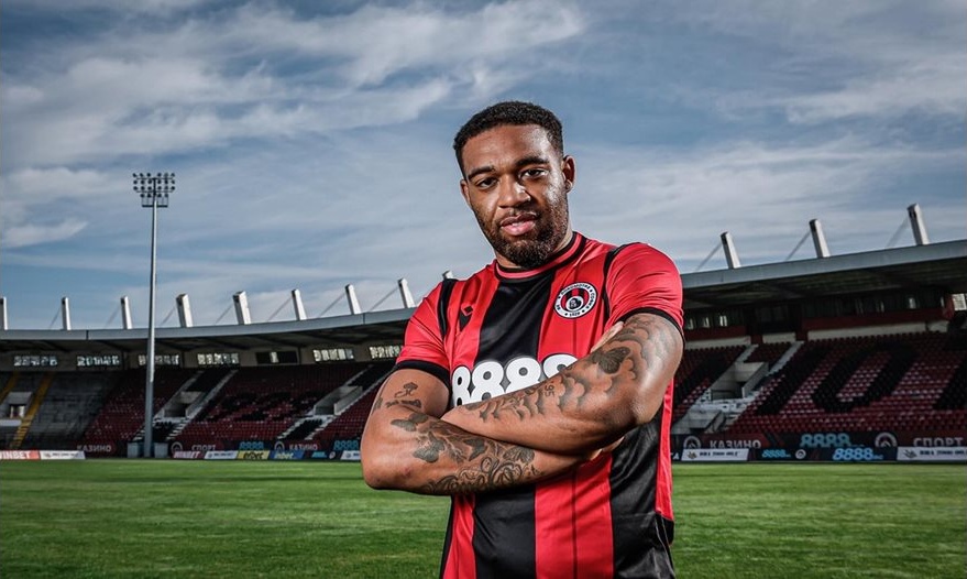 Ексклузивен трансфер: Бивше крило на „Ливърпул“ подписа с „Локомотив“ (София)