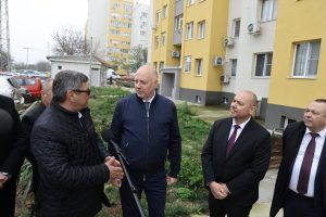 Премиерът Желязков даде старт на мащабна политика за саниране на еднофамилните къщи