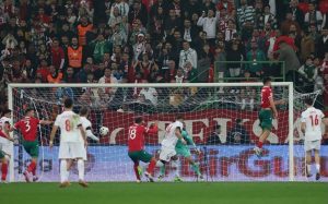 Турция надви България с 2:0 в края на световните квалификации, Испания и Швейцария с ключови победи