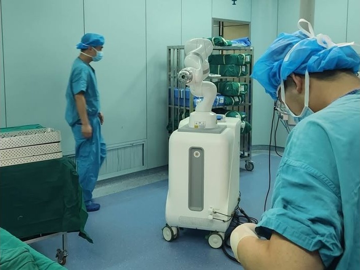 Пловдив с двоен капацитет: Втори хирургичен робот „Да Винчи“ съкращава чакането за онкоболни