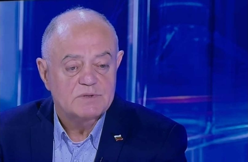 Атанас Атанасов: Казусът „Лукойл“ е ефект от войната в Украйна, Румен Спецов трябва да е „особен счетоводител“