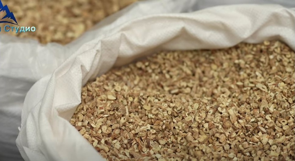 QR кодове гарантират проследимост: Пазарът за китайски билки „Лунси“ в Гансу преминава към дигитален контрол на качеството