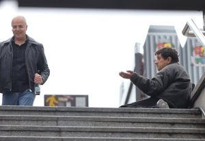 Шест категории бездомни: София проведе първото системно преброяване с 2000 чифта чорапи и храна