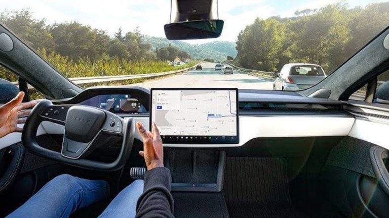 Tesla ускорява внедряването на автопилот в Европа с нови назначения в Прага