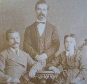 Братя Тъпчилещови: От шаяка до голямата политика и Българската екзархия