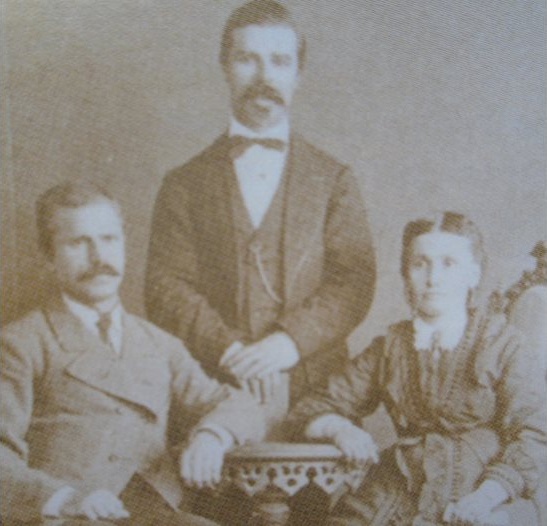 Братя Тъпчилещови: От шаяка до голямата политика и Българската екзархия