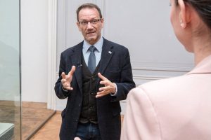 Арестуваният за трафик на антики проф. Сидерис е управлявал фондация на Васил Божков