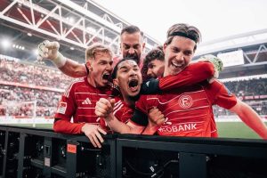 Груев с първа победа за „Фортуна“, Дочев стартира със загуба в Германия