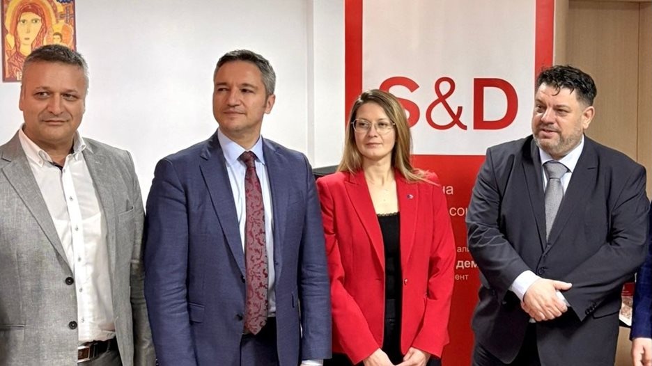 Евродепутатите Вигенин и Пенкова откриха Офис „Черно море“ в Бургас за връзка с региона