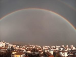 Впечатляваща двойна дъга озари небето над Благоевград