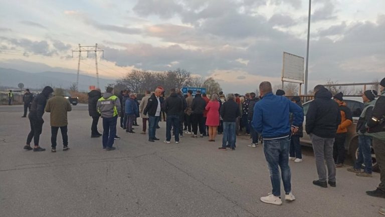 Протест до Пловдив: "Това Околовръстно е за каруци!"