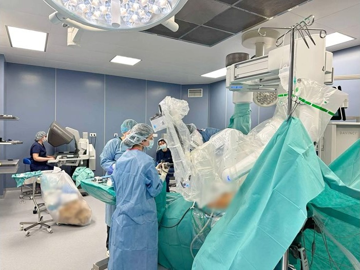 ВМА с над 300 роботизирани операции за 300 дни: Рекордно развитие с Da Vinci Xi