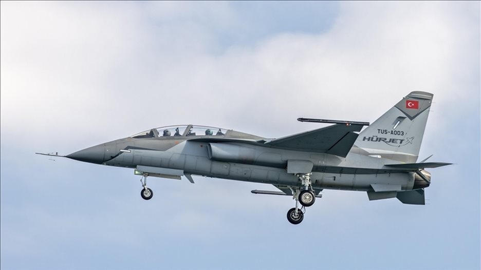 Турският реактивен самолет „Хюржет“ влиза в масово производство и износ