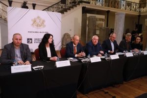 Седем риска от социалните мрежи за децата: МОН стартира е-допитване и търси мерки