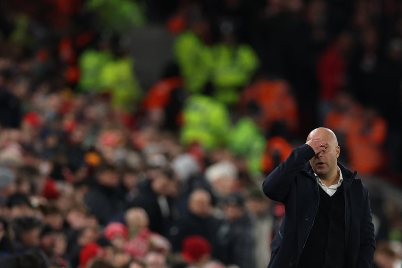 Исторически антирекорд: „Ливърпул“ на Слот с най-слаба серия от времето на Чърчил