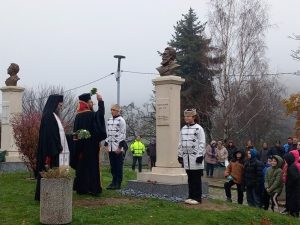 Белоградчик вече с паметник на Христо Ботев: Почит и дарителство от общински съветници