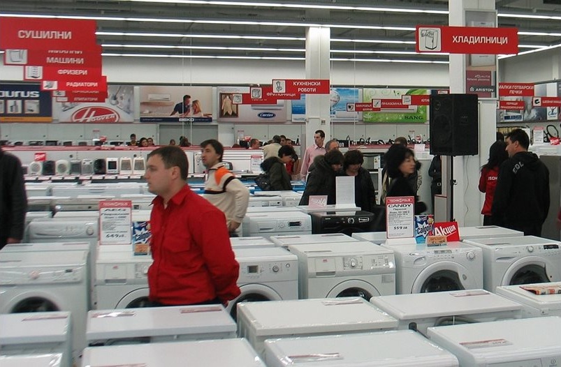 КЕВР стартира експеримент: 1000 домакинства ще купуват ток от борсата