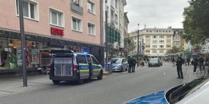 Десетки хиляди протестират срещу нова младежка организация на АзГ в Гисен