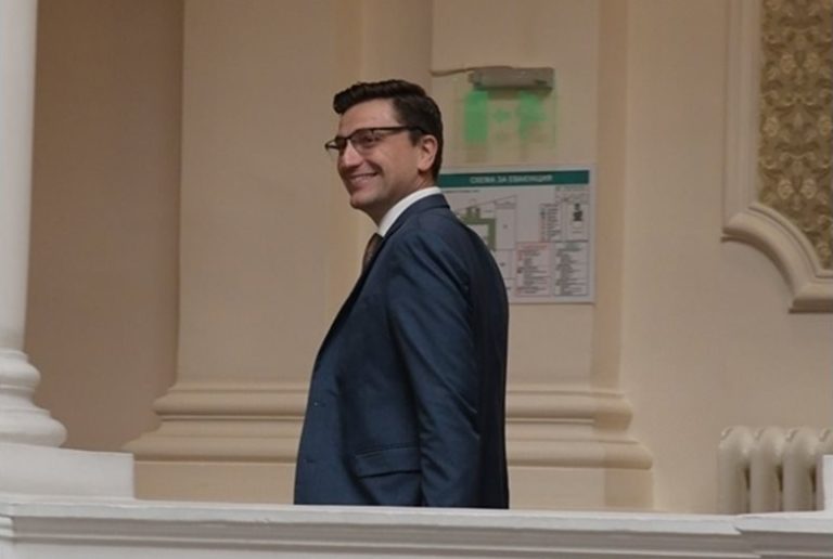 Венко Сабрутев: Бюджет 2026 е „Жан Виденов 2“, предстои рекордно вдигане на данъци Венко Сабрутев: Бюджет 2026 е „Жан Виденов 2“, предстои рекордно вдигане на данъци