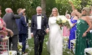 Премиерът на Австралия се ожени, кучето Тото открадна шоуто