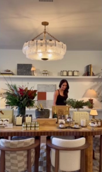 Меган Маркъл открива магазин в Холивуд, признава любовта си към Хари