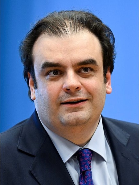 Гръцкият финансов министър Кириакос Пиеракакис се кандидатира за председател на Еврогрупата