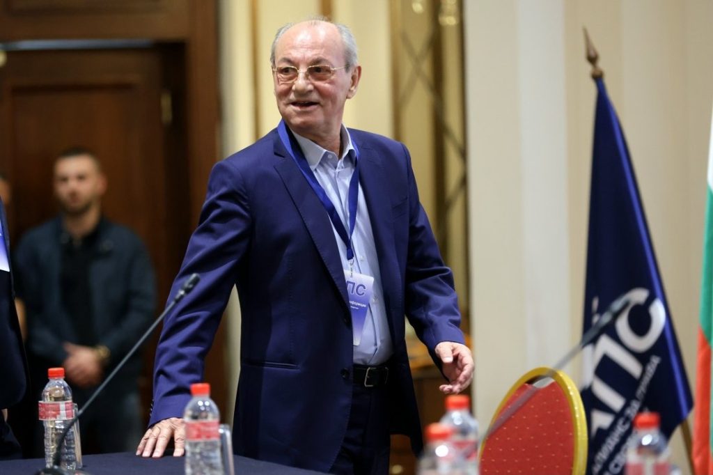 Ахмед Доган оглави АПС като почетен председател с оперативни функции