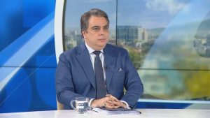 Асен Василев: Оттеглянето на „Гънвор“ е притеснително, на 21 ноември „Лукойл“ губи достъп до банките