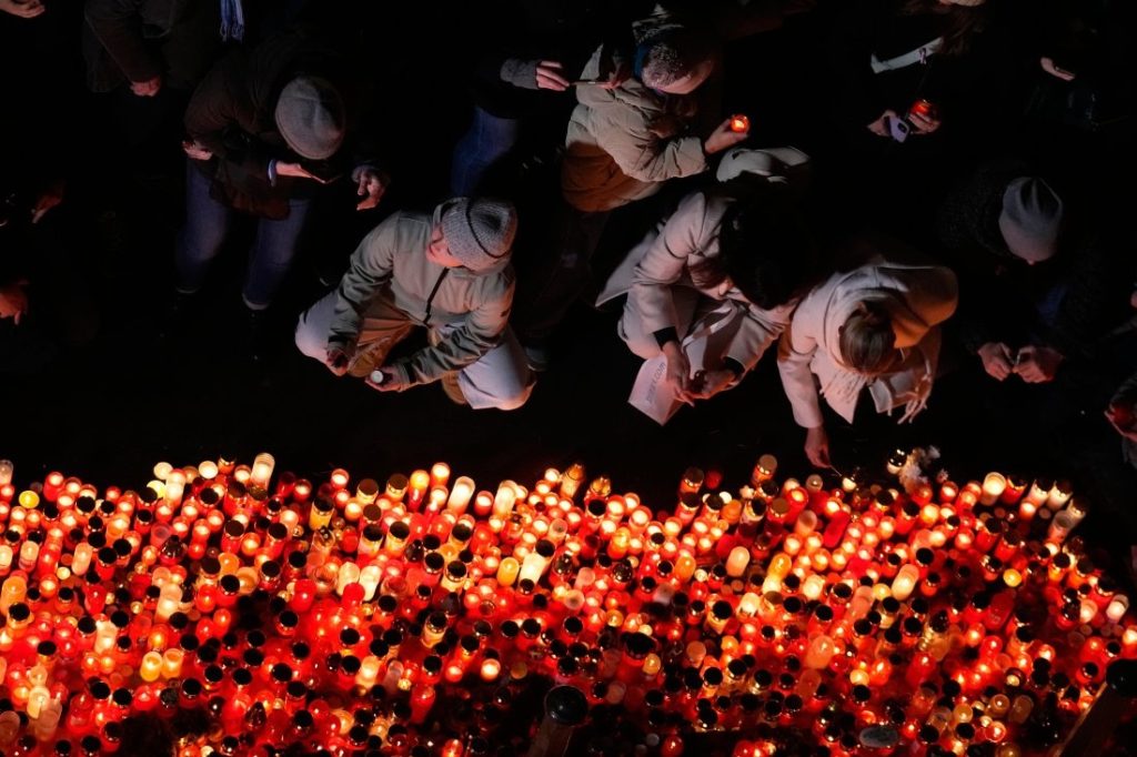 36 години от Нежната революция: Прага освирка вероятния бъдещ премиер Андрей Бабиш на фона на историческите чествания