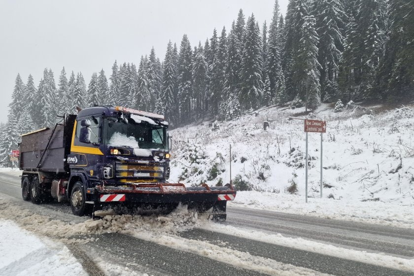 Пампорово побеля: 10 см сняг и зимни условия в курорта
