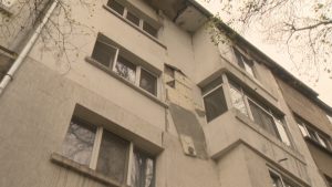 Приключи евакуацията на напукания блок в „Хаджи Димитър“: Общината гарантира наеми за година