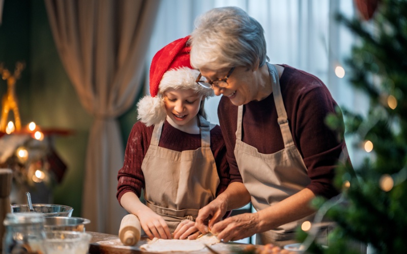 Пенсиите и коледните добавки за декември стартират на 5 декември