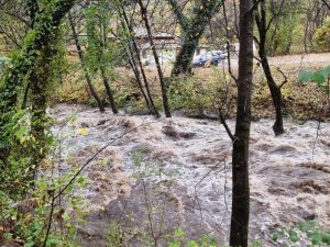 Югозападна България под вода: Обилни дъждове и градушка нанесоха сериозни щети