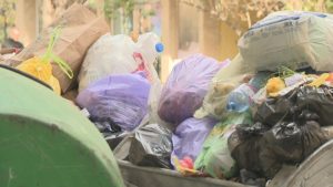 Кризата с боклука ескалира: София поема сама сметосъбирането в три района, отпуска 9 млн. лв. за техника