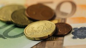 Ще има ли банкноти от 500 евро в България? Експертът разкрива причината за спиране на печата им