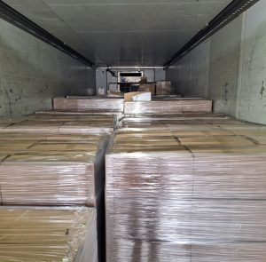 Митничари във Видин спипаха рекордна пратка: Над 20 тона заготовки за цигарени кутии, предназначени за Западна Европа