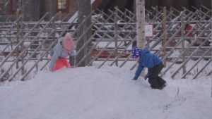 Лапландия най-после побеля: Сняг падна в селото на Дядо Коледа след необичайно топъл период