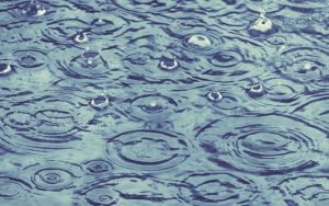 България пред нова валежна вълна: Средиземноморски циклон носи обилни дъждове и силен вятър