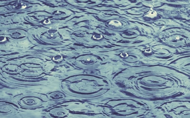 България пред нова валежна вълна: Средиземноморски циклон носи обилни дъждове и силен вятър