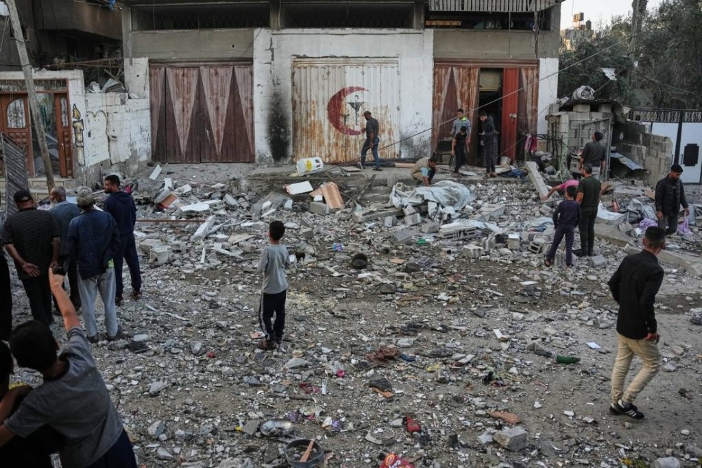 Нови израелски удари в Газа, десетки жертви и взаимни обвинения в нарушаване на примирието