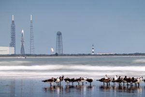 Исторически полет: "Ню Глен" на Джеф Безос изстреля два апарата на НАСА към Марс и успешно приземи първата си степен