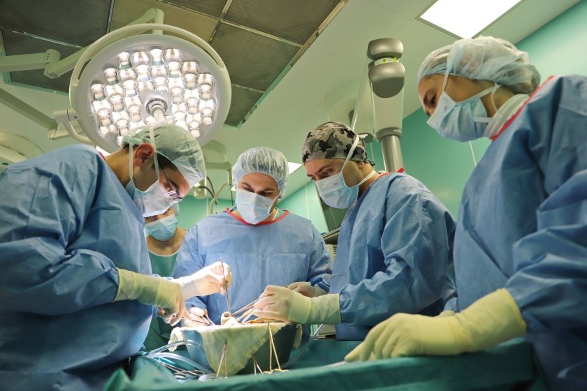 Шеста чернодробна трансплантация във ВМА за годината