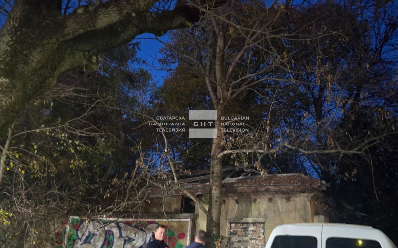 Екстремно селфи доведе до 2-часова спасителна акция в София: Полицията призовава родителите за спешен диалог