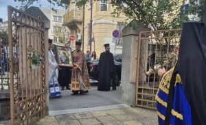 Сливенският митрополит Арсений посрещна светините на св. Гавриил Ургебадзе в Бургас