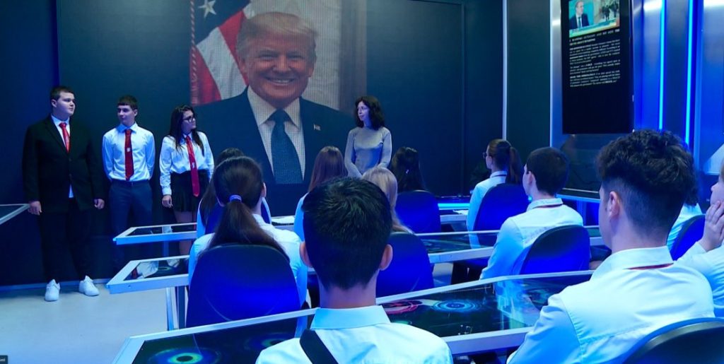 Изкуствен интелект срещу дезинформацията: Ученици от Пловдив създадоха фалшиво интервю с Доналд Тръмп