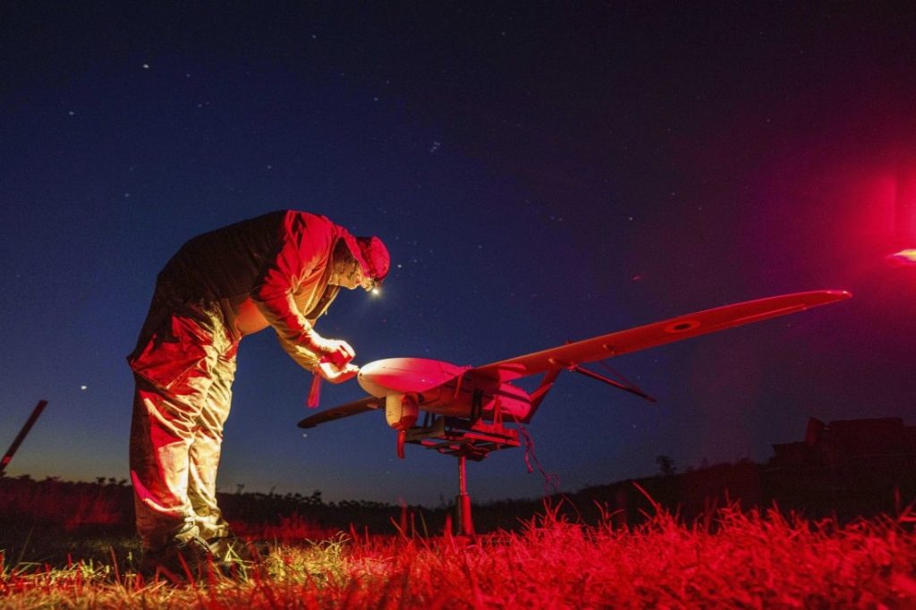 Покровск е пред пълно обкръжение: Украйна вкарва спецчасти, забранява достъпа на журналисти