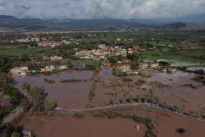 Гърция под червен код: Циклонът „Адел“ носи проливни валежи и екстремни бури