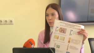 Ученици от Кюстендил с важен отговор на евроизмамите: Разработиха брошури за възрастните хора