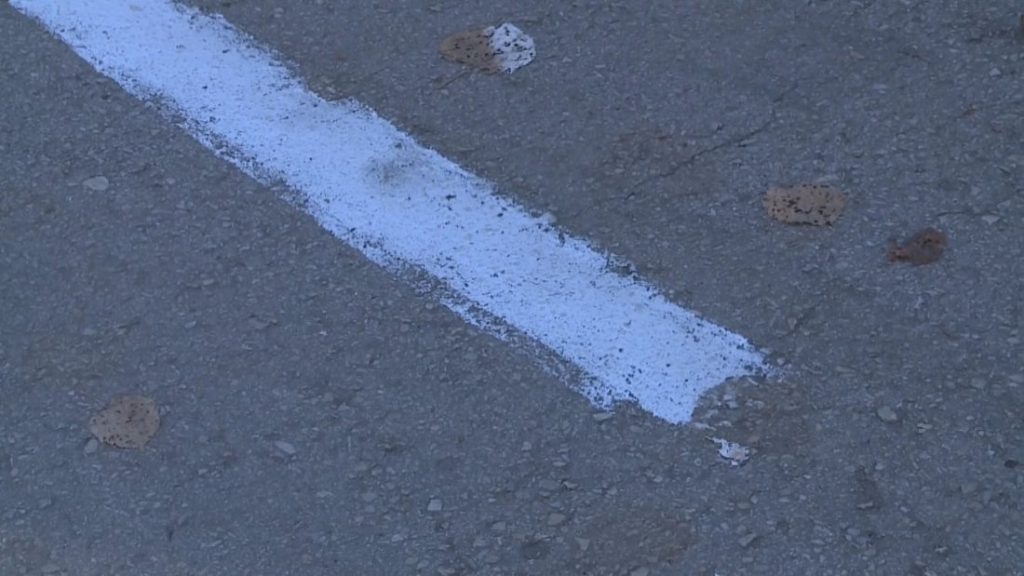 Варненци сами маркират паркоместа в новата Зелена зона, общината премахва самоделните означения